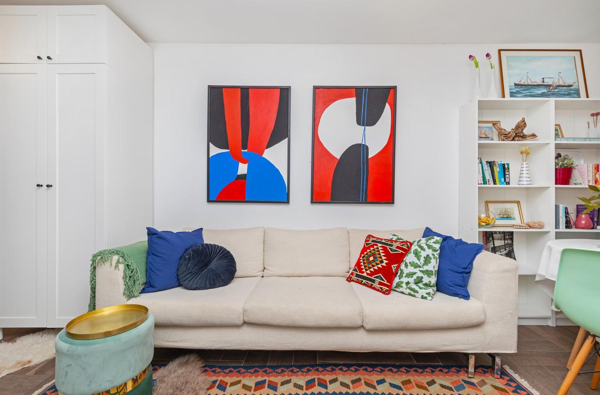 Apartment Art Gateway